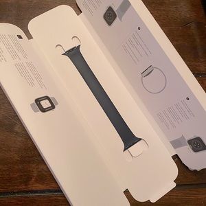 Apple Watch 40mm Deep Navy Solo Loop 8